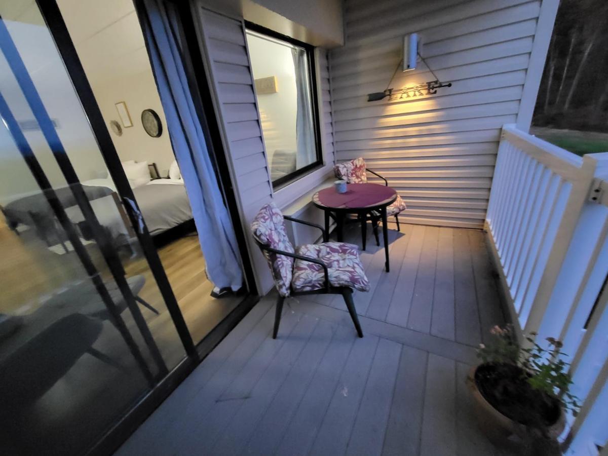 לקוניה Cedar Lodge Room W/ Lake Views! מראה חיצוני תמונה